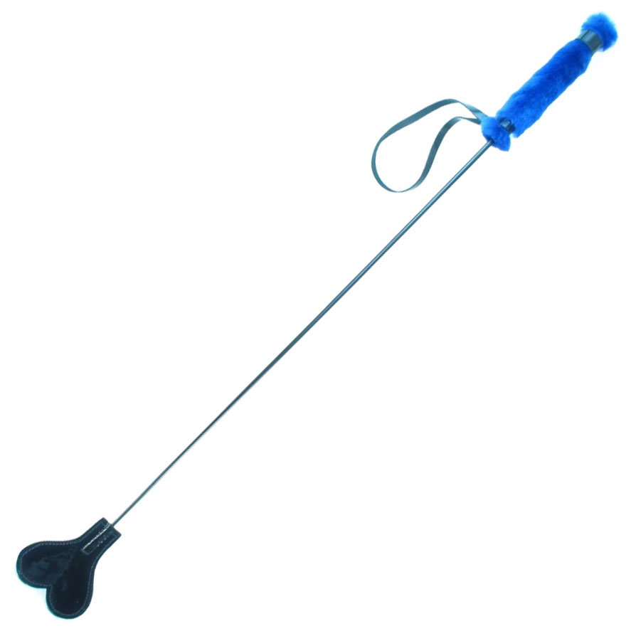Лаковый стек с синей меховой ручкой (64 см). Вид 1.
