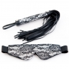 СЕРЕБРИСТЫЙ КРУЖЕВНОЙ НАБОР: МАСКА И ФЛОГГЕР. Вид 1.